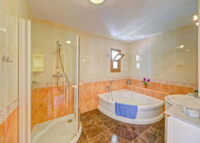 Flora Mar By Interhome