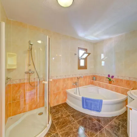 Flora Mar By Interhome