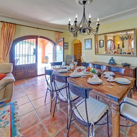 Flora Mar By Interhome * カルプ